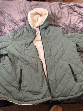 Free Country Olive Green Quilted Jacket with Cream Sherpa Lining